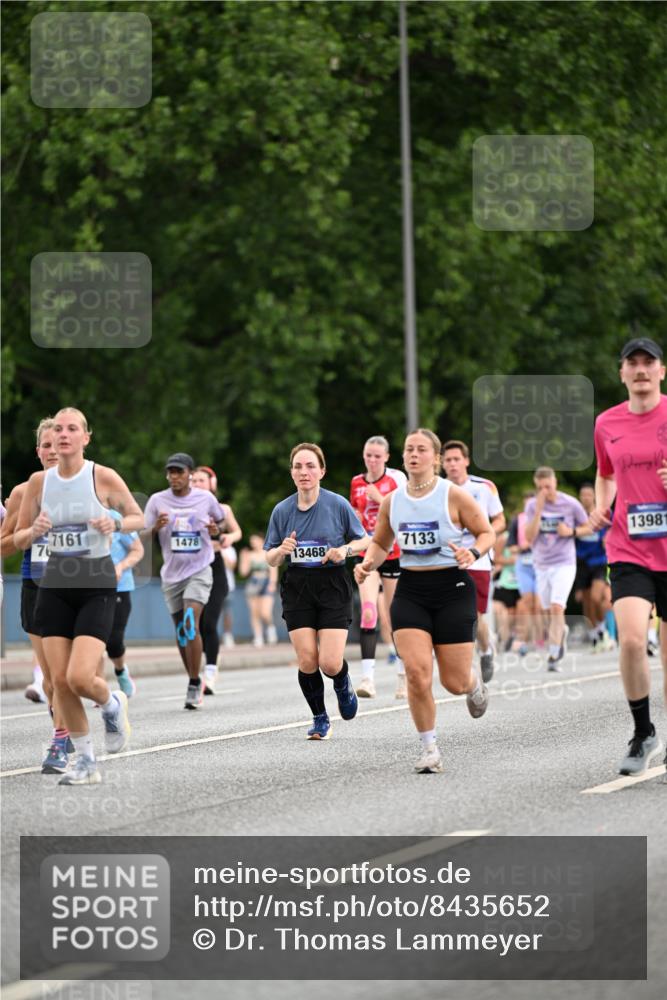29.06.2025 - hella hamburg halbmarathon Dr. Thomas Lammeyer http://msf.ph/oto/8435652 29.06.2025 10:54:59 Kennedybrücke 1478, 1487, 1511, 1625, 2047, 3647, 4642, 4695, 4870, 6015, 6178, 7133, 7161, 7677, 8833, 8986, 9096, 10437 meine-sportfotos.de