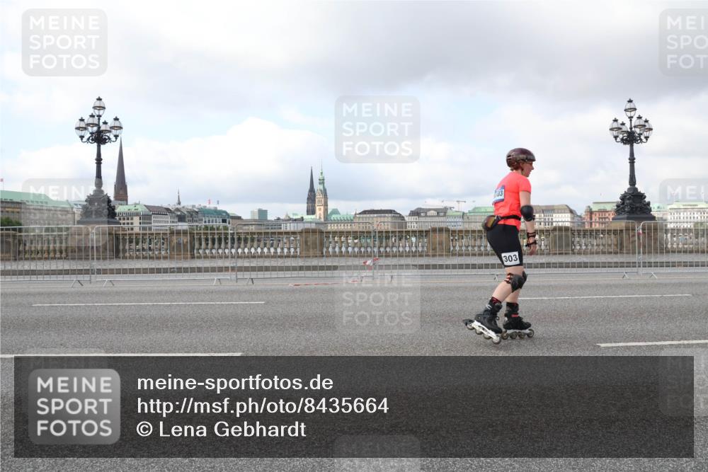 29.06.2025 - hella hamburg halbmarathon Lena Gebhardt http://msf.ph/oto/8435664 29.06.2025 09:01:43 Lombardsbrücke 303 meine-sportfotos.de