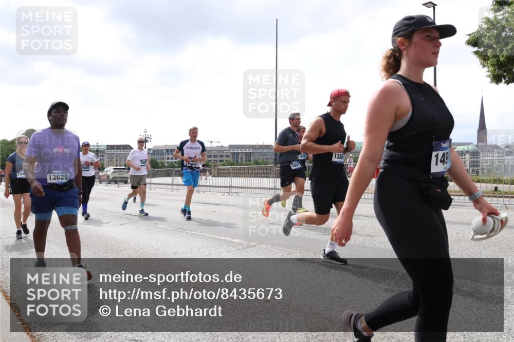 29.06.2025 - hella hamburg halbmarathon Lena Gebhardt http://msf.ph/oto/8435673 29.06.2025 10:45:01 Lombardsbrücke 104, 13629, 0668, 6841, 16101, 1326, 149, 1024, 1273, 1629, 1685, 1798, 1924, 2007, 2674, 2779, 3160, 3164, 3570, 3879, 3993, 4186, 4215, 4275, 4337, 4504, 4820, 4851, 4968, 5099, 5108, 5190, 5355, 5636, 6509, 6788, 6841, 6888, 6980, 7699, 7912, 8582, 8594, 8605, 8762, 8907, 9036, 9084, 9085, 9331, 9333, 9397, 9536, 10006, 10562, 10566, 10668, 10707, 11272, 11314, 12198, 12318, 12332, 12334, 12394, 13039, 13261, 14350, 14681, 14971, 18454, 18459 meine-sportfotos.de