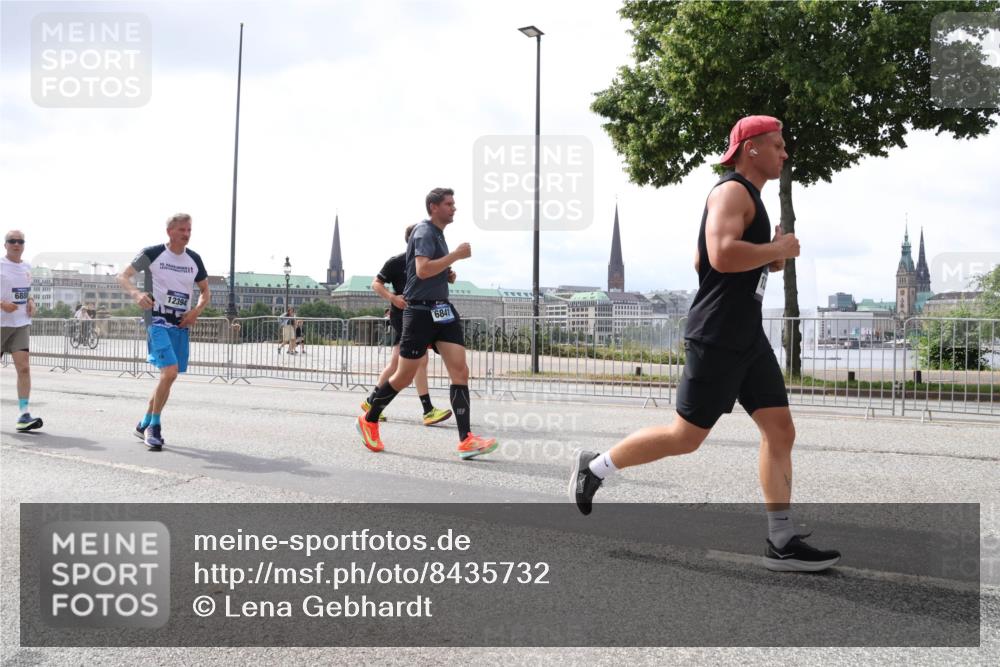 29.06.2025 - hella hamburg halbmarathon Lena Gebhardt http://msf.ph/oto/8435732 29.06.2025 10:45:02 Lombardsbrücke 6888, 12394, 6841, 1024, 1273, 1629, 1685, 1798, 1924, 2007, 2674, 2779, 3160, 3164, 3570, 3879, 3993, 4099, 4102, 4186, 4215, 4275, 4337, 4504, 4820, 4851, 4968, 5099, 5108, 5190, 5355, 5636, 6509, 6788, 6841, 6888, 6980, 7699, 7912, 8582, 8594, 8605, 8762, 8907, 9036, 9084, 9085, 9331, 9333, 9397, 9536, 10562, 10566, 10668, 10707, 11272, 11314, 12198, 12318, 12332, 12334, 12394, 13039, 13261, 14350, 14681, 18454, 18459 meine-sportfotos.de