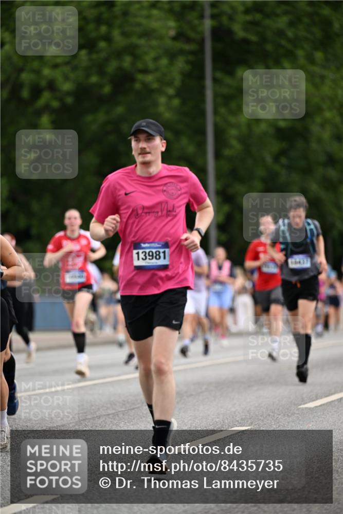29.06.2025 - hella hamburg halbmarathon Dr. Thomas Lammeyer http://msf.ph/oto/8435735 29.06.2025 10:55:02 Kennedybrücke 1478, 1487, 1511, 1625, 2047, 3647, 4642, 4695, 4848, 4870, 6015, 6178, 7133, 7161, 7677, 8833, 8986, 9096, 9605, 10437 meine-sportfotos.de