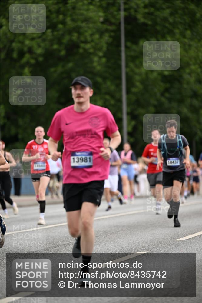 29.06.2025 - hella hamburg halbmarathon Dr. Thomas Lammeyer http://msf.ph/oto/8435742 29.06.2025 10:55:02 Kennedybrücke 1478, 1487, 1511, 1625, 2047, 3647, 4642, 4695, 4848, 4870, 6015, 6178, 7133, 7161, 7677, 8833, 8986, 9096, 9605, 10437 meine-sportfotos.de