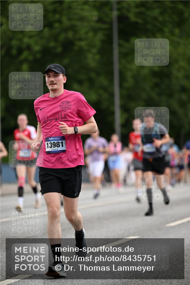 29.06.2025 - hella hamburg halbmarathon Dr. Thomas Lammeyer http://msf.ph/oto/8435751 29.06.2025 10:55:02 Kennedybrücke 1478, 1487, 1511, 1625, 2047, 3647, 4642, 4695, 4848, 4870, 6015, 6178, 7133, 7161, 7677, 8833, 8986, 9096, 9605, 10437 meine-sportfotos.de