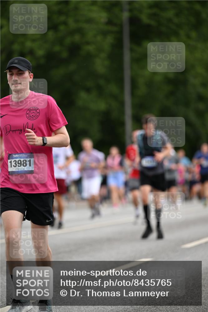 29.06.2025 - hella hamburg halbmarathon Dr. Thomas Lammeyer http://msf.ph/oto/8435765 29.06.2025 10:55:03 Kennedybrücke 1478, 1487, 1511, 2047, 3647, 4642, 4695, 4848, 4870, 6178, 7133, 7141, 7161, 7677, 8833, 8986, 9096, 9605, 10437 meine-sportfotos.de