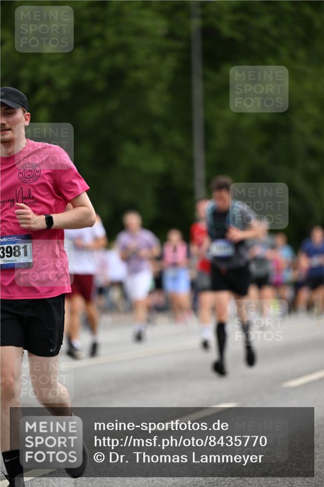 29.06.2025 - hella hamburg halbmarathon Dr. Thomas Lammeyer http://msf.ph/oto/8435770 29.06.2025 10:55:03 Kennedybrücke 1478, 1487, 1511, 2047, 3647, 4642, 4695, 4848, 4870, 6178, 7133, 7141, 7161, 7677, 8833, 8986, 9096, 9605, 10437 meine-sportfotos.de