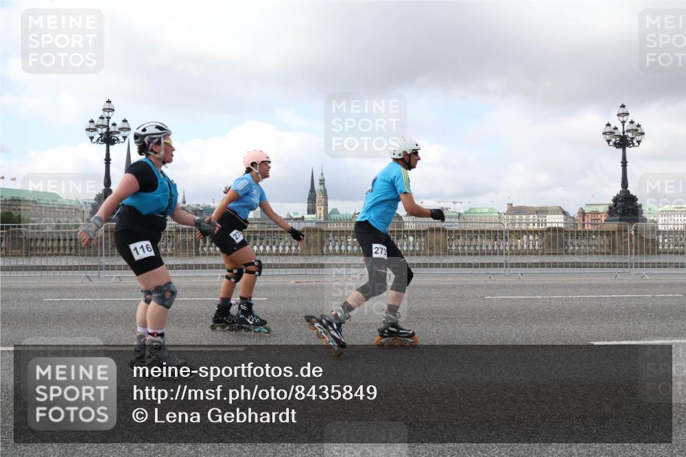 29.06.2025 - hella hamburg halbmarathon Lena Gebhardt http://msf.ph/oto/8435849 29.06.2025 09:01:47 Lombardsbrücke 116, 27, 273 meine-sportfotos.de