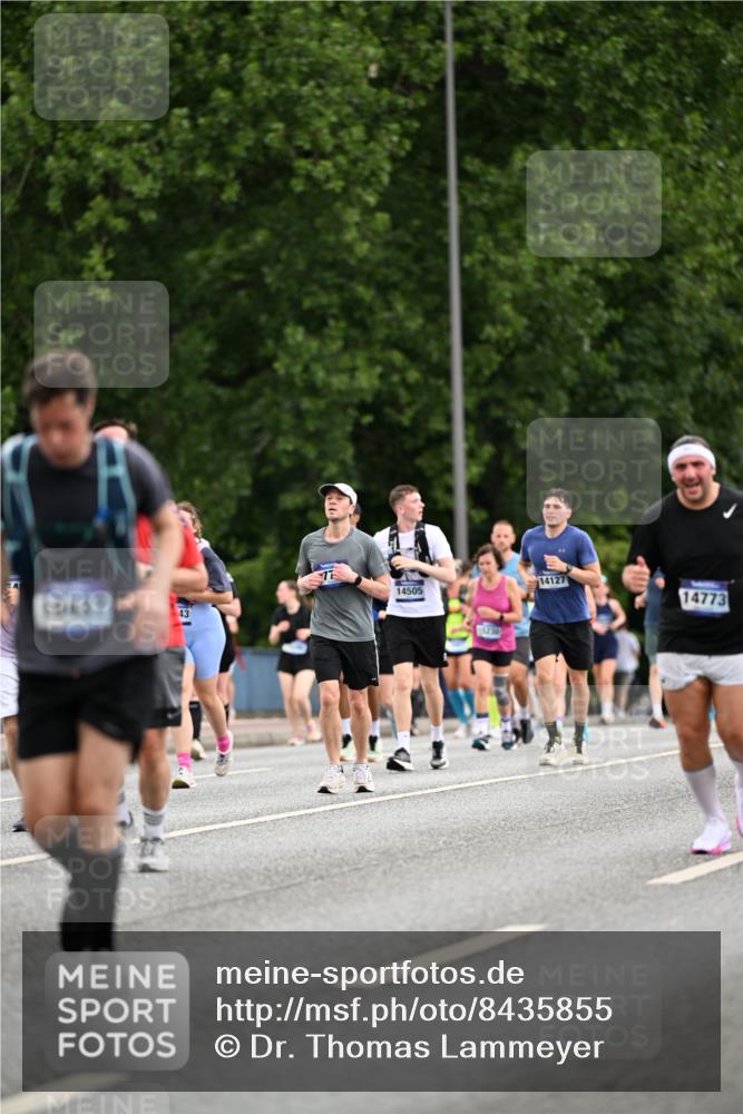 29.06.2025 - hella hamburg halbmarathon Dr. Thomas Lammeyer http://msf.ph/oto/8435855 29.06.2025 10:55:06 Kennedybrücke 1478, 1487, 1511, 2047, 3647, 4695, 4848, 5530, 6178, 7133, 7141, 7161, 7677, 8833, 8986, 9096, 9605, 10437 meine-sportfotos.de