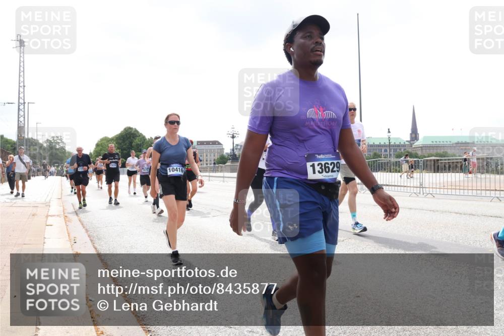 29.06.2025 - hella hamburg halbmarathon Lena Gebhardt http://msf.ph/oto/8435877 29.06.2025 10:45:03 Lombardsbrücke 727, 3570, 10416, 13629, 1024, 1273, 1629, 1685, 1798, 1924, 2007, 2674, 2779, 3160, 3164, 3570, 3879, 3993, 4099, 4102, 4186, 4215, 4275, 4337, 4504, 4820, 4851, 4968, 5099, 5108, 5190, 5355, 5636, 6509, 6763, 6788, 6841, 6888, 6980, 7699, 7912, 8582, 8594, 8605, 8762, 8907, 9036, 9084, 9085, 9331, 9333, 9397, 9536, 10562, 10566, 10668, 10707, 11272, 11314, 12198, 12318, 12332, 12334, 12394, 13039, 13261, 14681, 18454, 18459 meine-sportfotos.de