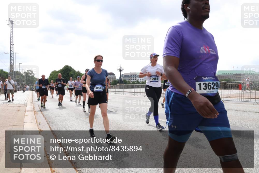 29.06.2025 - hella hamburg halbmarathon Lena Gebhardt http://msf.ph/oto/8435894 29.06.2025 10:45:03 Lombardsbrücke 17273, 13039, 3570, 10416, 10668, 9036, 13629, 1024, 1273, 1629, 1685, 1798, 1924, 2007, 2674, 2779, 3160, 3164, 3570, 3879, 3993, 4099, 4102, 4186, 4215, 4275, 4337, 4504, 4820, 4851, 4968, 5099, 5108, 5190, 5355, 5636, 6509, 6763, 6788, 6841, 6888, 6980, 7699, 7912, 8582, 8594, 8605, 8762, 8907, 9036, 9084, 9085, 9331, 9333, 9397, 9536, 10562, 10566, 10668, 10707, 11272, 11314, 12198, 12318, 12332, 12334, 12394, 13039, 13261, 14681, 18454, 18459 meine-sportfotos.de