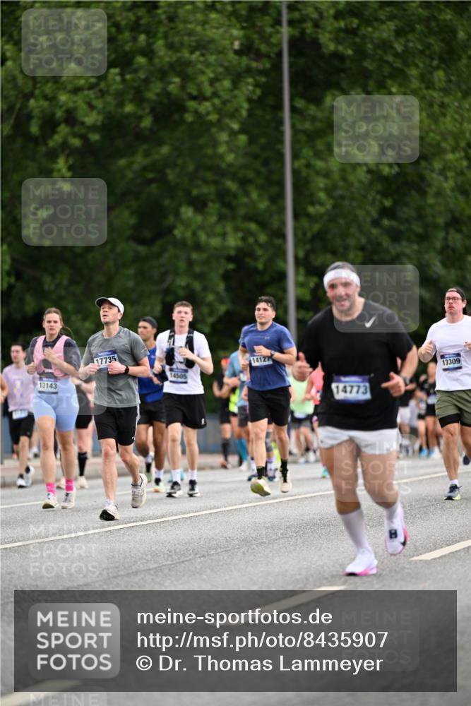 29.06.2025 - hella hamburg halbmarathon Dr. Thomas Lammeyer http://msf.ph/oto/8435907 29.06.2025 10:55:07 Kennedybrücke 1478, 1487, 1511, 2047, 3647, 4695, 4848, 5530, 6178, 7133, 7141, 7161, 7677, 8833, 8986, 9096, 9605, 10437 meine-sportfotos.de