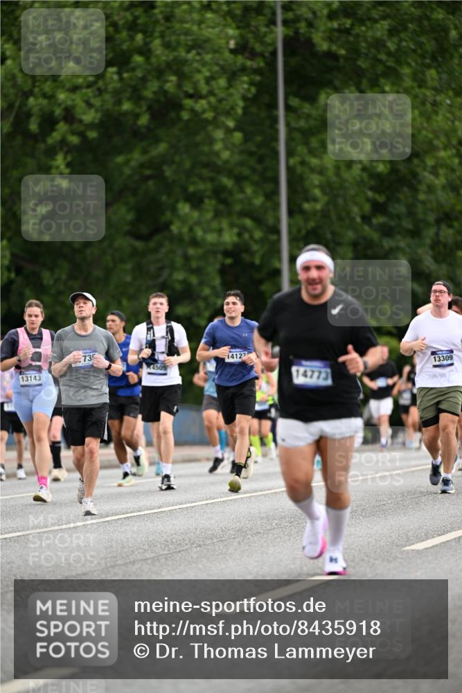 29.06.2025 - hella hamburg halbmarathon Dr. Thomas Lammeyer http://msf.ph/oto/8435918 29.06.2025 10:55:08 Kennedybrücke 1478, 1487, 1511, 2047, 2358, 2859, 3647, 4695, 4848, 5530, 6178, 7133, 7141, 7161, 7677, 8833, 8986, 9096, 9605, 10437 meine-sportfotos.de