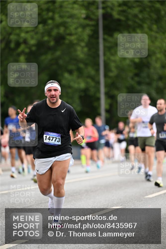 29.06.2025 - hella hamburg halbmarathon Dr. Thomas Lammeyer http://msf.ph/oto/8435967 29.06.2025 10:55:09 Kennedybrücke 1478, 1487, 1511, 2047, 2358, 2859, 3647, 4695, 4848, 5530, 6178, 7133, 7141, 7161, 7677, 8833, 8986, 9096, 9605, 10437 meine-sportfotos.de