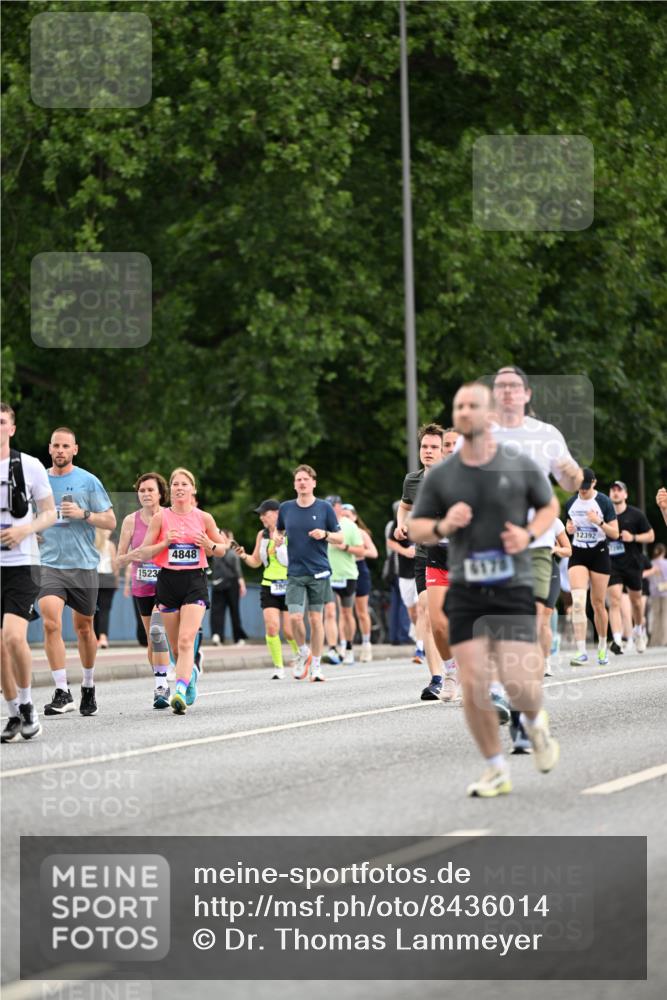 29.06.2025 - hella hamburg halbmarathon Dr. Thomas Lammeyer http://msf.ph/oto/8436014 29.06.2025 10:55:11 Kennedybrücke 1478, 2358, 2859, 3647, 4695, 4848, 5530, 6178, 7133, 7141, 7161, 7677, 8833, 8986, 9096, 9605, 10437 meine-sportfotos.de