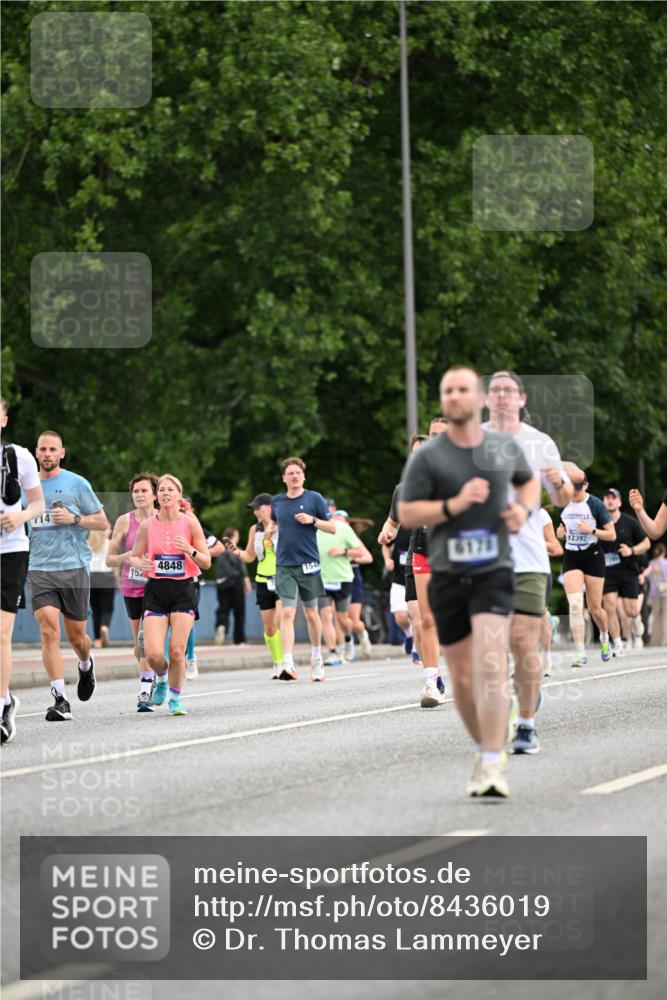 29.06.2025 - hella hamburg halbmarathon Dr. Thomas Lammeyer http://msf.ph/oto/8436019 29.06.2025 10:55:11 Kennedybrücke 1478, 2358, 2859, 3647, 4695, 4848, 5530, 6178, 7133, 7141, 7161, 7677, 8833, 8986, 9096, 9605, 10437 meine-sportfotos.de
