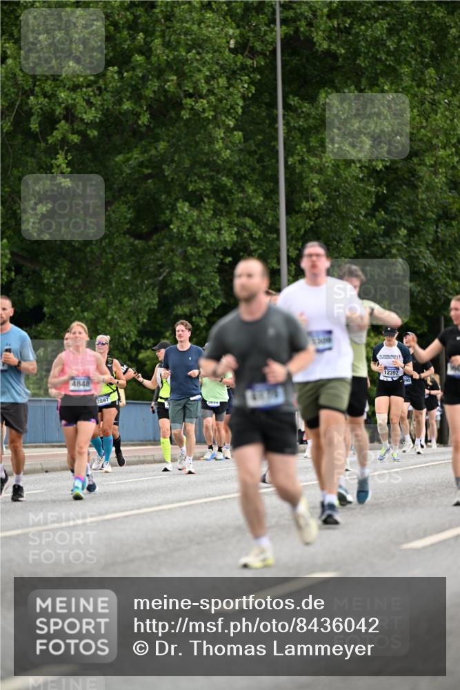 29.06.2025 - hella hamburg halbmarathon Dr. Thomas Lammeyer http://msf.ph/oto/8436042 29.06.2025 10:55:12 Kennedybrücke 1478, 2358, 2859, 3647, 4695, 4848, 5530, 6178, 7133, 7141, 7161, 7677, 8833, 8986, 9096, 9605, 10437, 11252 meine-sportfotos.de