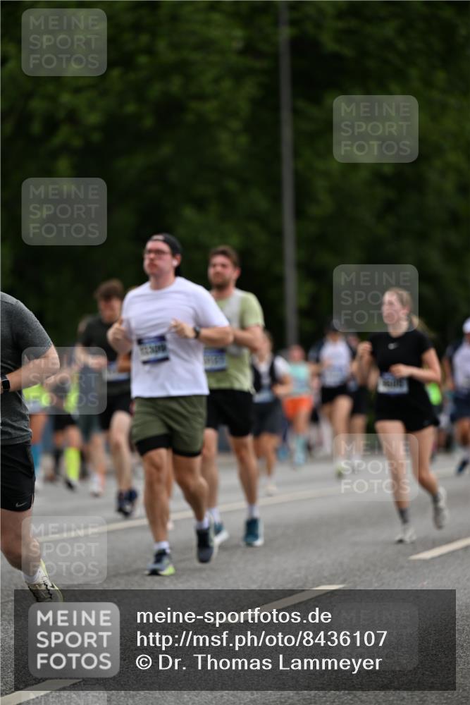 29.06.2025 - hella hamburg halbmarathon Dr. Thomas Lammeyer http://msf.ph/oto/8436107 29.06.2025 10:55:14 Kennedybrücke 1208, 1478, 2358, 2859, 3647, 4695, 4848, 5530, 6178, 7133, 7141, 7161, 7677, 8779, 8833, 8986, 9605, 10437, 11252 meine-sportfotos.de