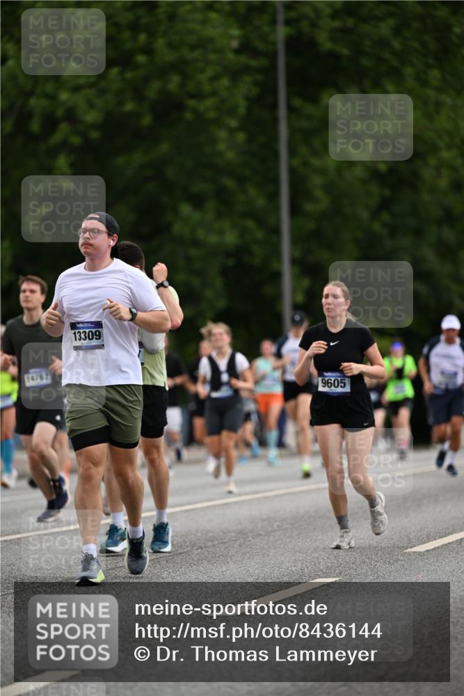 29.06.2025 - hella hamburg halbmarathon Dr. Thomas Lammeyer http://msf.ph/oto/8436144 29.06.2025 10:55:14 Kennedybrücke 1208, 1478, 2358, 2859, 3647, 4695, 4848, 5530, 6178, 7133, 7141, 7161, 7677, 8779, 8833, 8986, 9605, 10437, 11252 meine-sportfotos.de