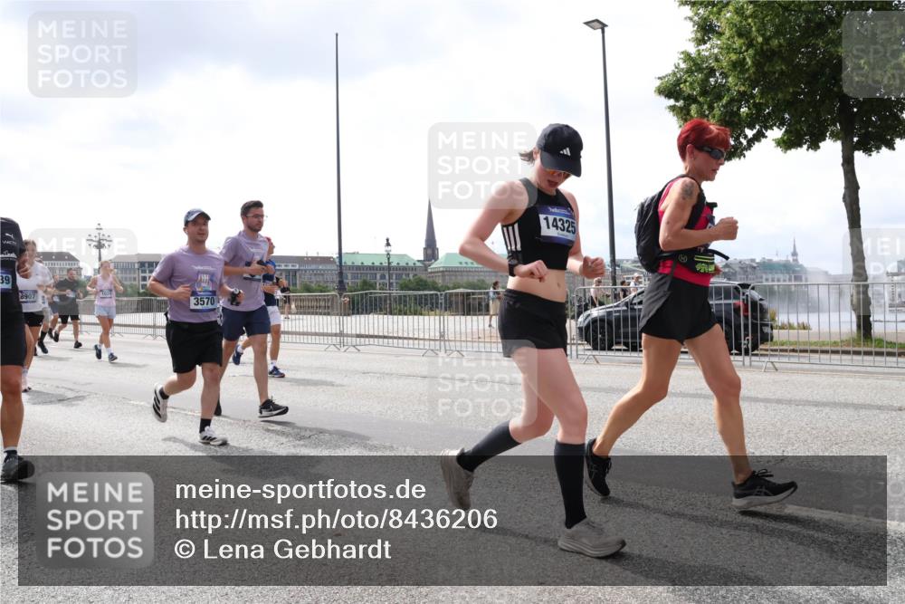 29.06.2025 - hella hamburg halbmarathon Lena Gebhardt http://msf.ph/oto/8436206 29.06.2025 10:45:06 Lombardsbrücke 39, 8907, 3570, 14325, 1024, 1273, 1629, 1685, 1798, 1924, 2007, 2674, 2779, 3160, 3164, 3570, 3879, 3993, 4099, 4102, 4186, 4215, 4275, 4337, 4504, 4820, 4851, 4968, 5099, 5108, 5190, 5339, 5355, 5636, 5949, 6509, 6763, 6788, 6841, 6888, 6911, 6980, 7699, 7912, 8582, 8594, 8605, 8762, 8907, 9036, 9084, 9085, 9331, 9333, 9397, 10225, 10562, 10566, 10668, 10707, 11272, 11314, 12198, 12318, 12332, 12334, 12394, 13039, 13261, 14681 meine-sportfotos.de