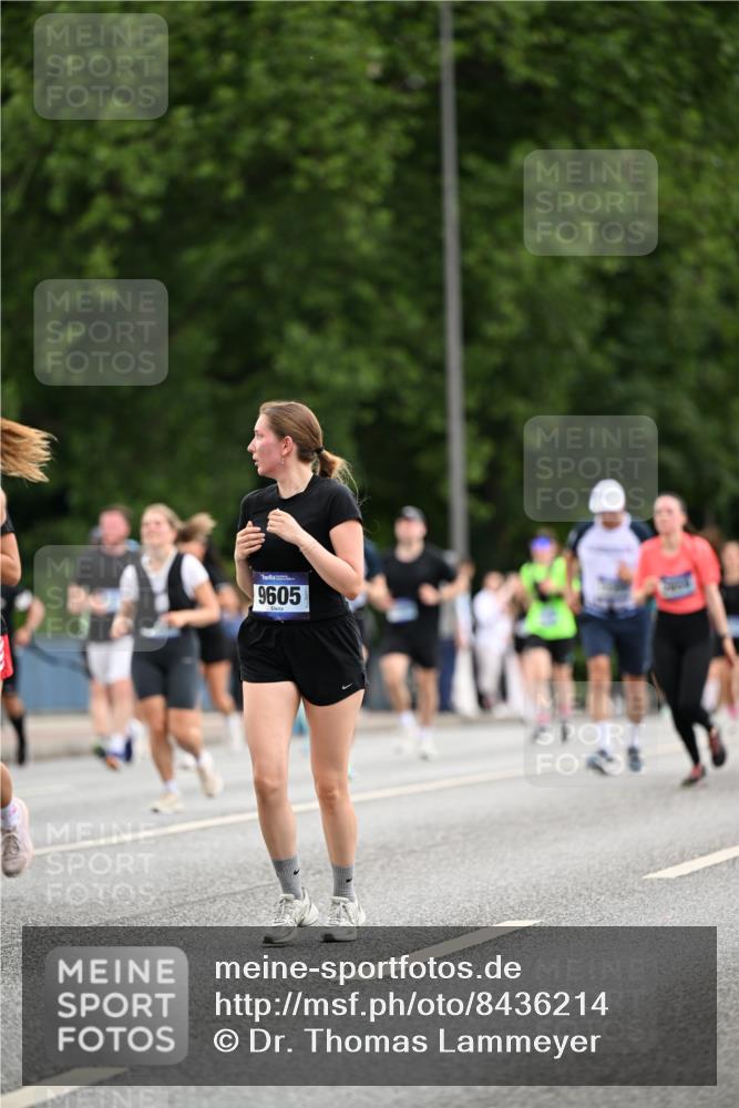 29.06.2025 - hella hamburg halbmarathon Dr. Thomas Lammeyer http://msf.ph/oto/8436214 29.06.2025 10:55:16 Kennedybrücke 1208, 1478, 2358, 2859, 3229, 3647, 4848, 5530, 6178, 7133, 7141, 7161, 7677, 8779, 8833, 8986, 9605, 10437, 11252 meine-sportfotos.de