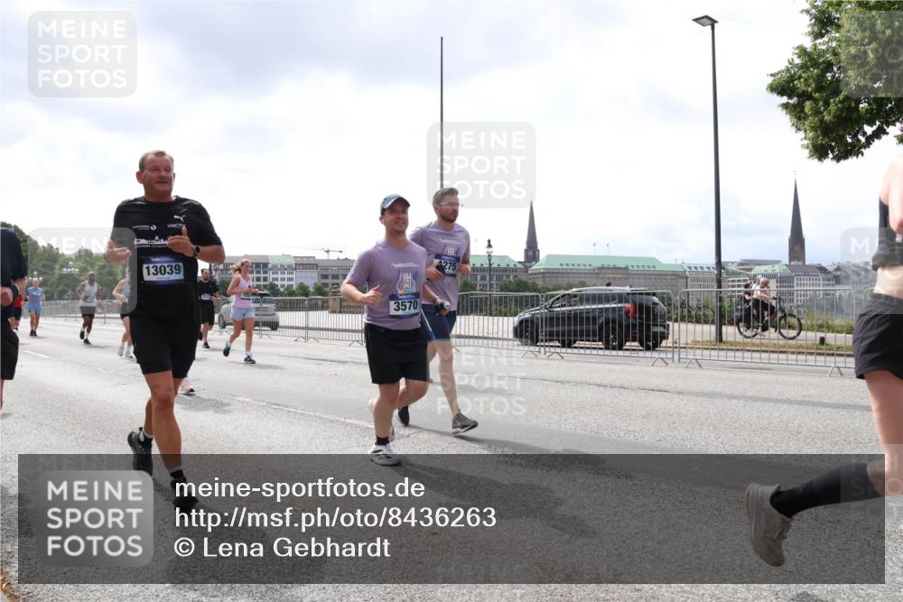 29.06.2025 - hella hamburg halbmarathon Lena Gebhardt http://msf.ph/oto/8436263 29.06.2025 10:45:07 Lombardsbrücke 13039, 4311, 3570, 4275, 1024, 1273, 1629, 1685, 1798, 1924, 2007, 2674, 2779, 3160, 3164, 3570, 3879, 3993, 4099, 4102, 4186, 4215, 4275, 4306, 4337, 4504, 4820, 4851, 5099, 5108, 5190, 5339, 5636, 5949, 6509, 6763, 6788, 6841, 6888, 6911, 6980, 7699, 7912, 8582, 8594, 8605, 8762, 8907, 9036, 9084, 9085, 9331, 9333, 10225, 10562, 10566, 10668, 10707, 11272, 11314, 12198, 12318, 12332, 12334, 12394, 13039, 13261, 14681 meine-sportfotos.de