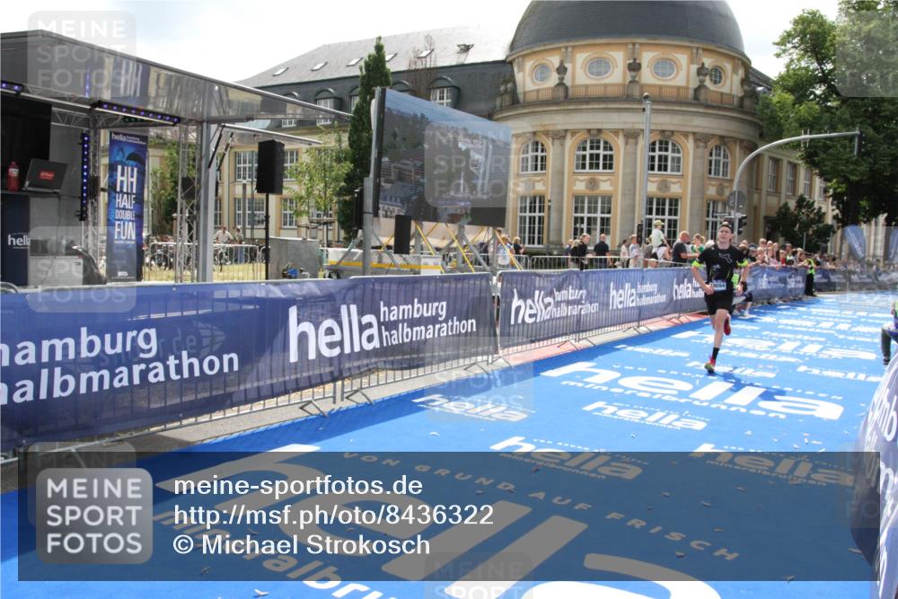 29.06.2025 - hella hamburg halbmarathon Michael Strokosch http://msf.ph/oto/8436322 29.06.2025 10:17:25 Ziel 18694 meine-sportfotos.de