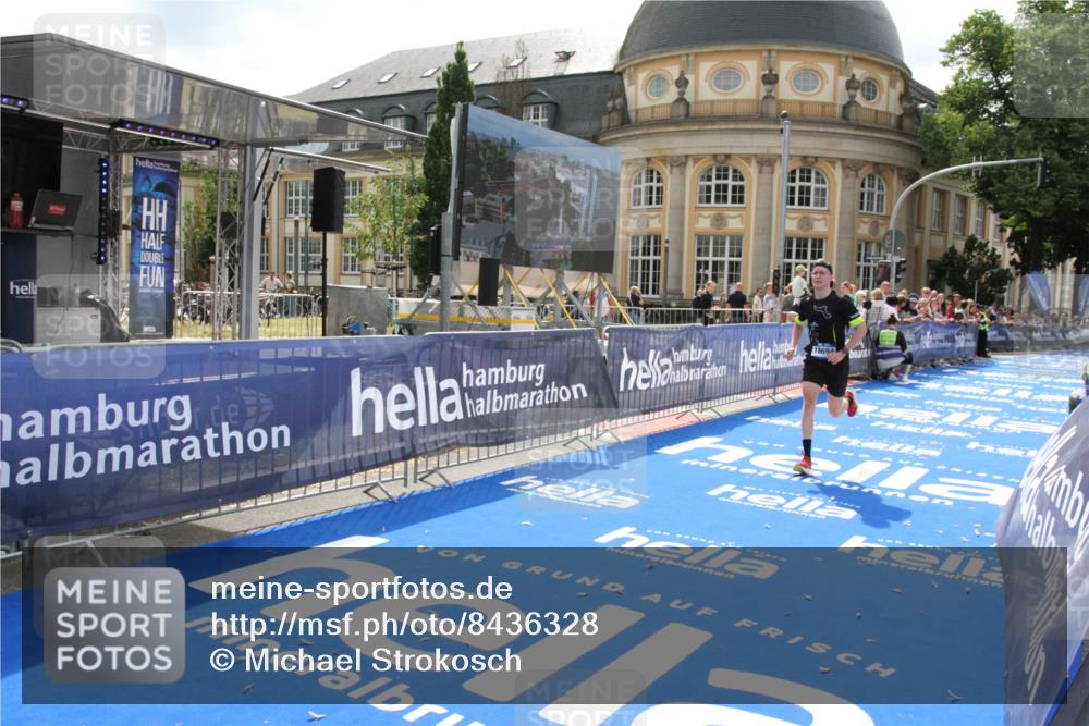 29.06.2025 - hella hamburg halbmarathon Michael Strokosch http://msf.ph/oto/8436328 29.06.2025 10:17:26 Ziel 18694 meine-sportfotos.de