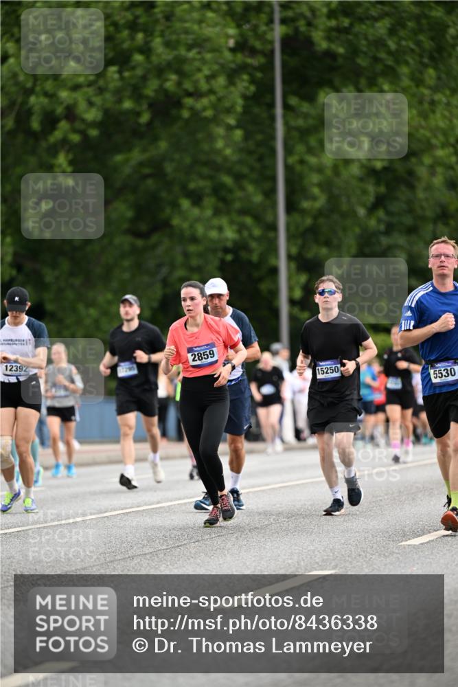 29.06.2025 - hella hamburg halbmarathon Dr. Thomas Lammeyer http://msf.ph/oto/8436338 29.06.2025 10:55:19 Kennedybrücke 1208, 1478, 2358, 2859, 3229, 3647, 4848, 5530, 6178, 7141, 8779, 8833, 8986, 9605, 10437, 11252 meine-sportfotos.de