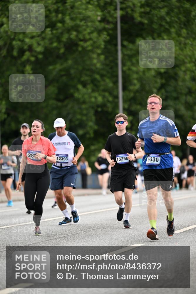 29.06.2025 - hella hamburg halbmarathon Dr. Thomas Lammeyer http://msf.ph/oto/8436372 29.06.2025 10:55:20 Kennedybrücke 1208, 1478, 2358, 2859, 3229, 3647, 4848, 5530, 6178, 7141, 7769, 8779, 8986, 9605, 10437, 11252 meine-sportfotos.de
