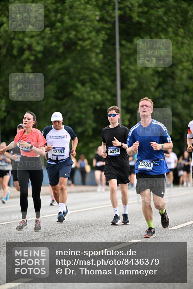 29.06.2025 - hella hamburg halbmarathon Dr. Thomas Lammeyer http://msf.ph/oto/8436379 29.06.2025 10:55:20 Kennedybrücke 1208, 1478, 2358, 2859, 3229, 3647, 4848, 5530, 6178, 7141, 7769, 8779, 8986, 9605, 10437, 11252 meine-sportfotos.de