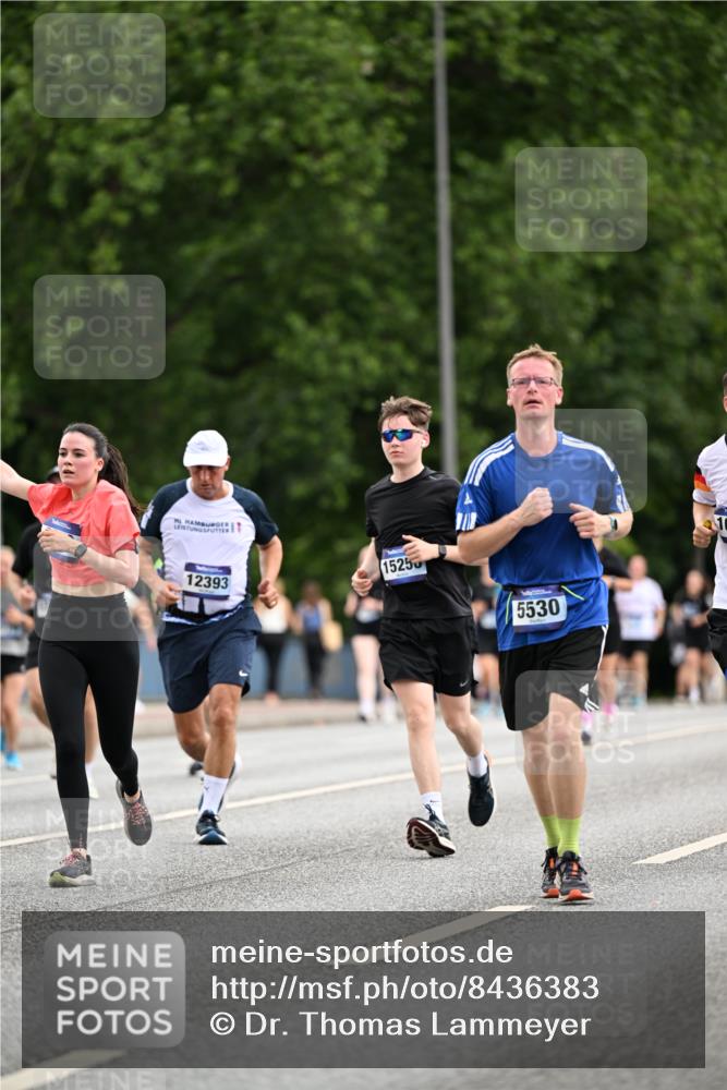 29.06.2025 - hella hamburg halbmarathon Dr. Thomas Lammeyer http://msf.ph/oto/8436383 29.06.2025 10:55:21 Kennedybrücke 1208, 2358, 2859, 3229, 3647, 4848, 5530, 6178, 7141, 7769, 8779, 8986, 9605, 10437, 11252 meine-sportfotos.de