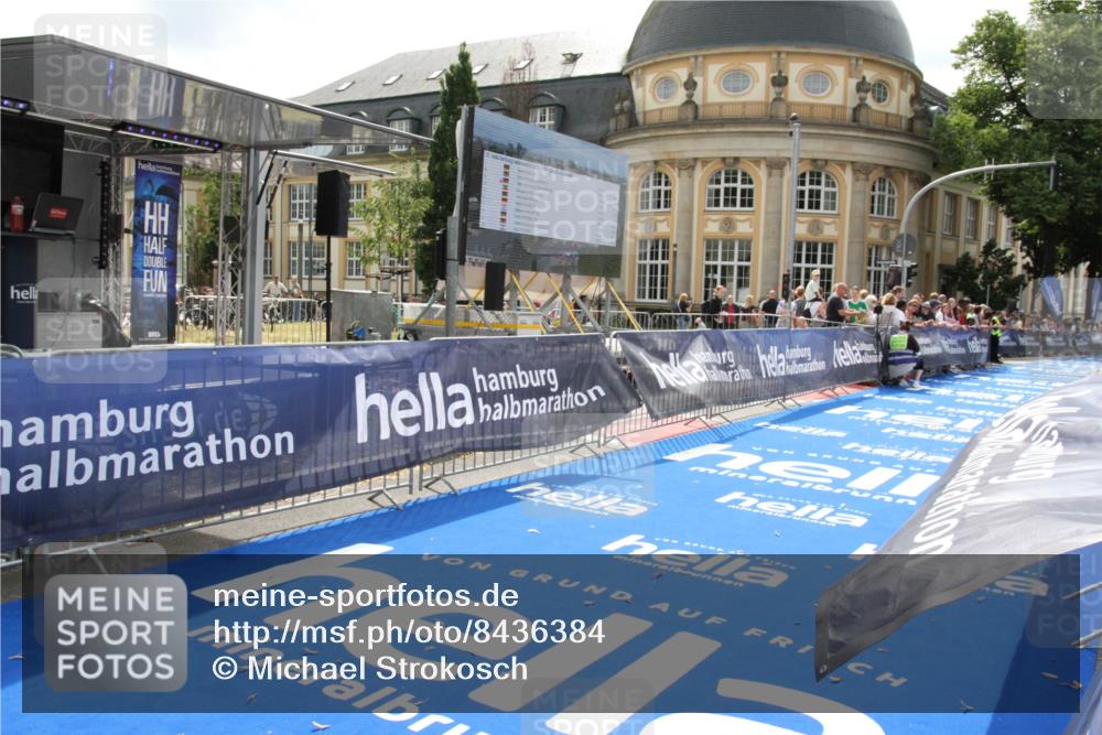29.06.2025 - hella hamburg halbmarathon Michael Strokosch http://msf.ph/oto/8436384 29.06.2025 10:17:27 Ziel 18694 meine-sportfotos.de