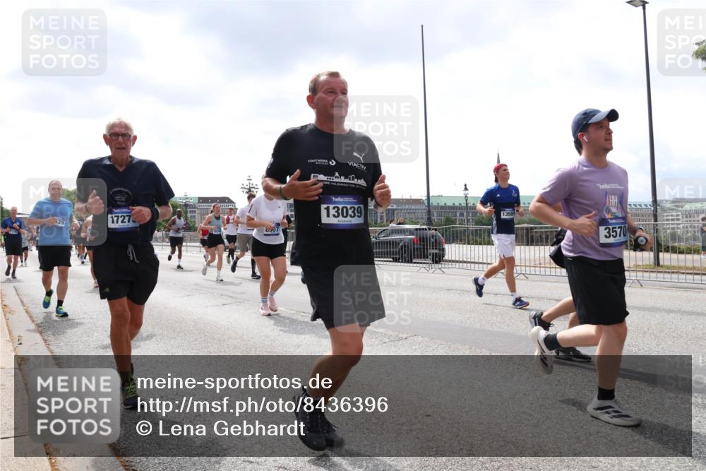 29.06.2025 - hella hamburg halbmarathon Lena Gebhardt http://msf.ph/oto/8436396 29.06.2025 10:45:07 Lombardsbrücke 29, 17273, 8907, 13039, 13580, 3570, 1024, 1273, 1629, 1685, 1798, 1924, 2007, 2674, 2779, 3160, 3164, 3570, 3879, 3993, 4099, 4102, 4186, 4215, 4275, 4306, 4337, 4504, 4820, 4851, 5099, 5108, 5190, 5339, 5636, 5949, 6509, 6763, 6788, 6841, 6888, 6911, 6980, 7699, 7912, 8582, 8594, 8605, 8762, 8907, 9036, 9084, 9085, 9331, 9333, 10225, 10562, 10566, 10668, 10707, 11272, 11314, 12198, 12318, 12332, 12334, 12394, 13039, 13261, 14681 meine-sportfotos.de
