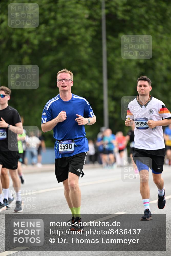 29.06.2025 - hella hamburg halbmarathon Dr. Thomas Lammeyer http://msf.ph/oto/8436437 29.06.2025 10:55:22 Kennedybrücke 1208, 2358, 2859, 3229, 3647, 4848, 5530, 6178, 7141, 7769, 8779, 8986, 9605, 11252 meine-sportfotos.de