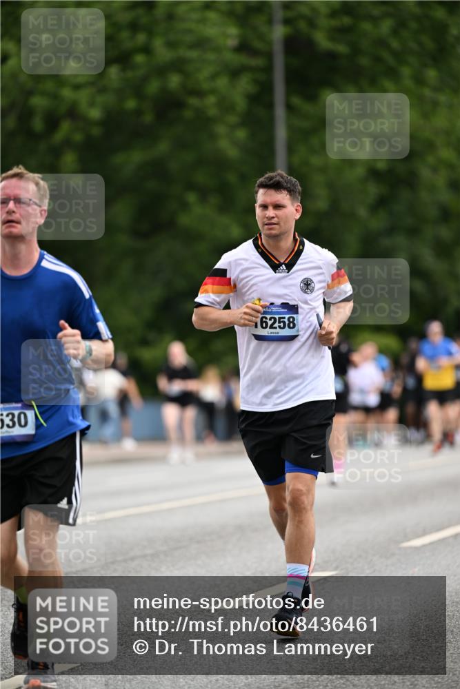 29.06.2025 - hella hamburg halbmarathon Dr. Thomas Lammeyer http://msf.ph/oto/8436461 29.06.2025 10:55:23 Kennedybrücke 1208, 2358, 2859, 3229, 3647, 4771, 4848, 5530, 6178, 7141, 7769, 8779, 8986, 9605, 11252 meine-sportfotos.de