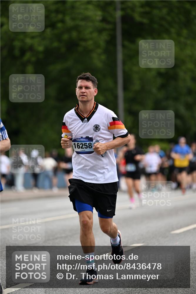 29.06.2025 - hella hamburg halbmarathon Dr. Thomas Lammeyer http://msf.ph/oto/8436478 29.06.2025 10:55:23 Kennedybrücke 1208, 2358, 2859, 3229, 3647, 4771, 4848, 5530, 6178, 7141, 7769, 8779, 8986, 9605, 11252 meine-sportfotos.de