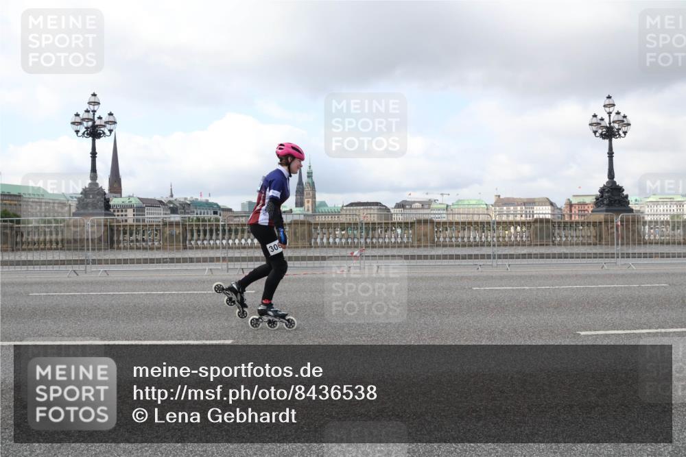 29.06.2025 - hella hamburg halbmarathon Lena Gebhardt http://msf.ph/oto/8436538 29.06.2025 09:01:52 Lombardsbrücke 306 meine-sportfotos.de