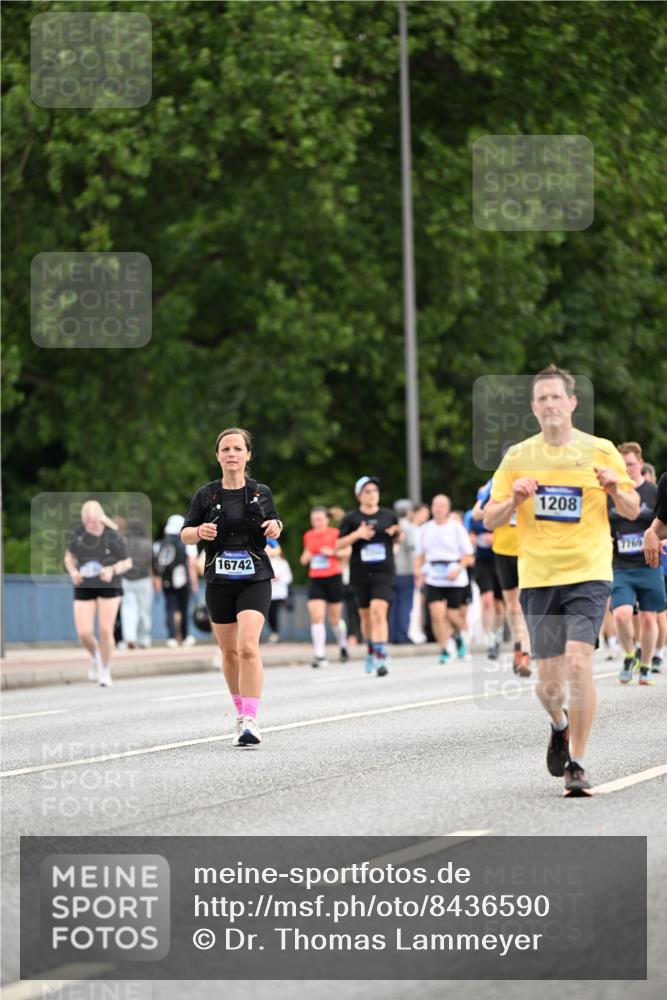 29.06.2025 - hella hamburg halbmarathon Dr. Thomas Lammeyer http://msf.ph/oto/8436590 29.06.2025 10:55:26 Kennedybrücke 1208, 2358, 2859, 3229, 4771, 4848, 5530, 6178, 7141, 7769, 8779, 9166, 9167, 9605, 9933, 11252 meine-sportfotos.de