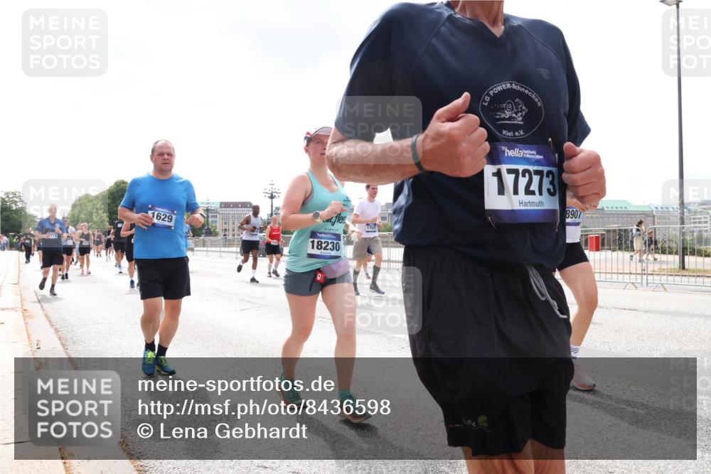 29.06.2025 - hella hamburg halbmarathon Lena Gebhardt http://msf.ph/oto/8436598 29.06.2025 10:45:09 Lombardsbrücke 1629, 18230, 17521, 17273, 8907, 1024, 1273, 1629, 1685, 1798, 1924, 2007, 2674, 2779, 3160, 3164, 3357, 3377, 3570, 3879, 3993, 4099, 4102, 4186, 4275, 4306, 4337, 4504, 4820, 4851, 5099, 5108, 5190, 5339, 5636, 5949, 6150, 6509, 6763, 6788, 6841, 6888, 6911, 6922, 6980, 7530, 7699, 7912, 8582, 8594, 8605, 8762, 8907, 9036, 9084, 9085, 9331, 9333, 10182, 10225, 10562, 10566, 10668, 10707, 11272, 11314, 12198, 12318, 12332, 12334, 12394, 13039, 13261, 14681 meine-sportfotos.de