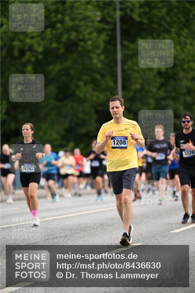 29.06.2025 - hella hamburg halbmarathon Dr. Thomas Lammeyer http://msf.ph/oto/8436630 29.06.2025 10:55:27 Kennedybrücke 1208, 2358, 2859, 3229, 4771, 4848, 5530, 6178, 7141, 7769, 8779, 9166, 9167, 9605, 9933, 11252 meine-sportfotos.de