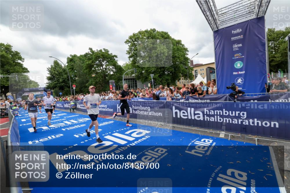 29.06.2025 - hella hamburg halbmarathon Zöllner http://msf.ph/oto/8436700 29.06.2025 10:54:38 Ziel 2474, 3794, 5259, 8798, 9012, 10040, 10368, 10376, 12607, 15146 meine-sportfotos.de
