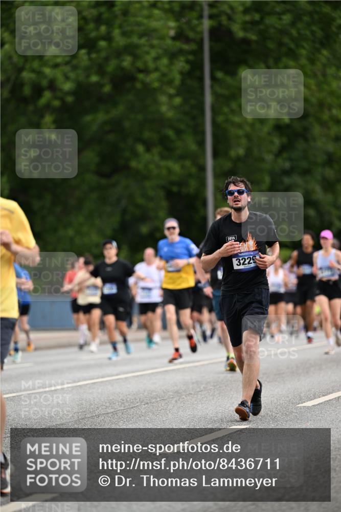 29.06.2025 - hella hamburg halbmarathon Dr. Thomas Lammeyer http://msf.ph/oto/8436711 29.06.2025 10:55:30 Kennedybrücke 1208, 1930, 2358, 2380, 2859, 3229, 3838, 4771, 4848, 5530, 7141, 7769, 8779, 9166, 9167, 9605, 9933, 11252 meine-sportfotos.de