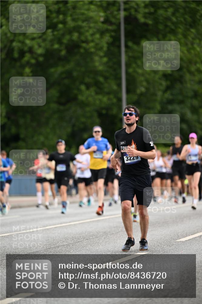 29.06.2025 - hella hamburg halbmarathon Dr. Thomas Lammeyer http://msf.ph/oto/8436720 29.06.2025 10:55:30 Kennedybrücke 1208, 1930, 2358, 2380, 2859, 3229, 3838, 4771, 4848, 5530, 7141, 7769, 8779, 9166, 9167, 9605, 9933, 11252 meine-sportfotos.de