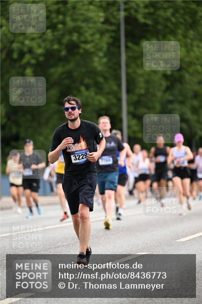 29.06.2025 - hella hamburg halbmarathon Dr. Thomas Lammeyer http://msf.ph/oto/8436773 29.06.2025 10:55:31 Kennedybrücke 1208, 1930, 2358, 2380, 2859, 3229, 3838, 4771, 4848, 5530, 7012, 7141, 7769, 7938, 8779, 9166, 9167, 9605, 9933, 11252 meine-sportfotos.de