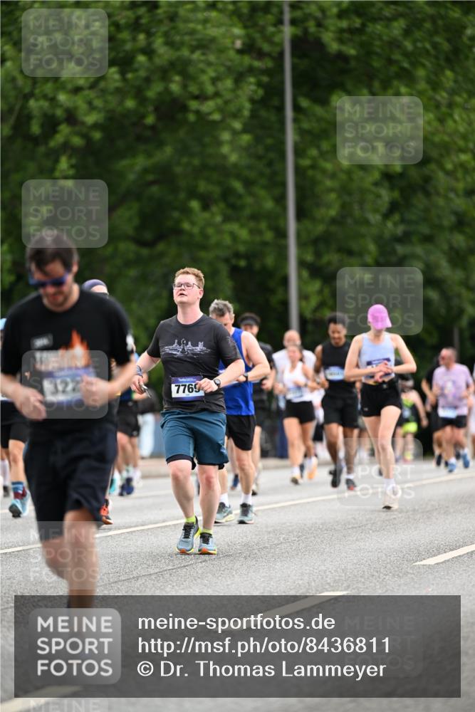 29.06.2025 - hella hamburg halbmarathon Dr. Thomas Lammeyer http://msf.ph/oto/8436811 29.06.2025 10:55:32 Kennedybrücke 1208, 1930, 2358, 2380, 2859, 3229, 3838, 4771, 4848, 5286, 5289, 5530, 7012, 7141, 7769, 7938, 8410, 8779, 9166, 9167, 9605, 9933, 10636, 11252 meine-sportfotos.de