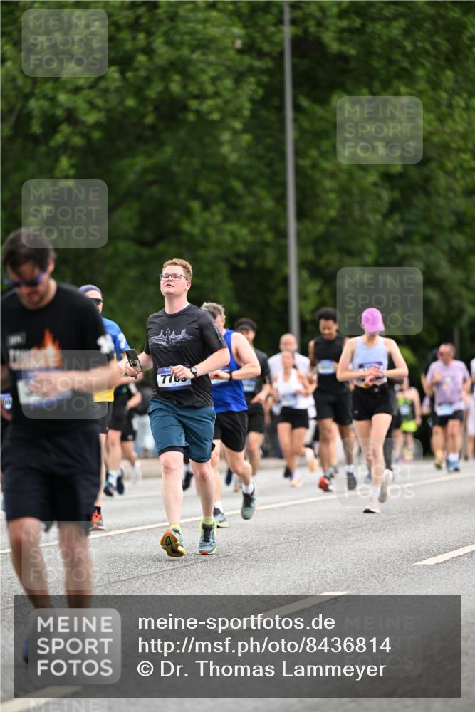 29.06.2025 - hella hamburg halbmarathon Dr. Thomas Lammeyer http://msf.ph/oto/8436814 29.06.2025 10:55:32 Kennedybrücke 1208, 1930, 2358, 2380, 2859, 3229, 3838, 4771, 4848, 5286, 5289, 5530, 7012, 7141, 7769, 7938, 8410, 8779, 9166, 9167, 9605, 9933, 10636, 11252 meine-sportfotos.de
