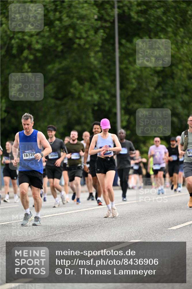 29.06.2025 - hella hamburg halbmarathon Dr. Thomas Lammeyer http://msf.ph/oto/8436906 29.06.2025 10:55:34 Kennedybrücke 1208, 1930, 2202, 2358, 2380, 2859, 3229, 3838, 4771, 5286, 5289, 5530, 7012, 7769, 7938, 8410, 8779, 9166, 9167, 9933, 10636, 11252 meine-sportfotos.de