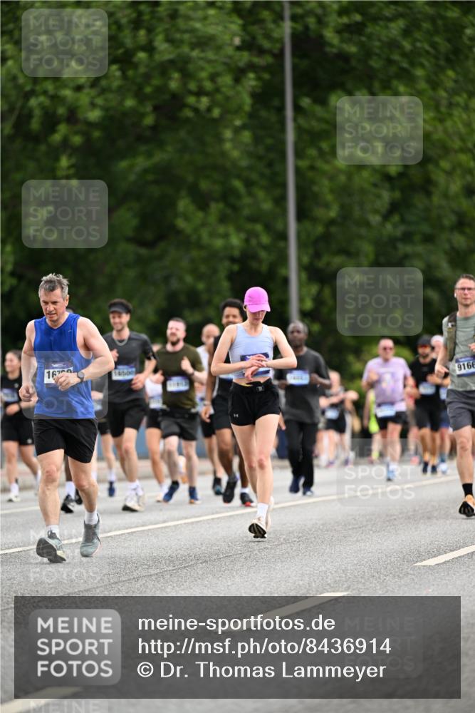 29.06.2025 - hella hamburg halbmarathon Dr. Thomas Lammeyer http://msf.ph/oto/8436914 29.06.2025 10:55:34 Kennedybrücke 1208, 1930, 2202, 2358, 2380, 2859, 3229, 3838, 4771, 5286, 5289, 5530, 7012, 7769, 7938, 8410, 8779, 9166, 9167, 9933, 10636, 11252 meine-sportfotos.de
