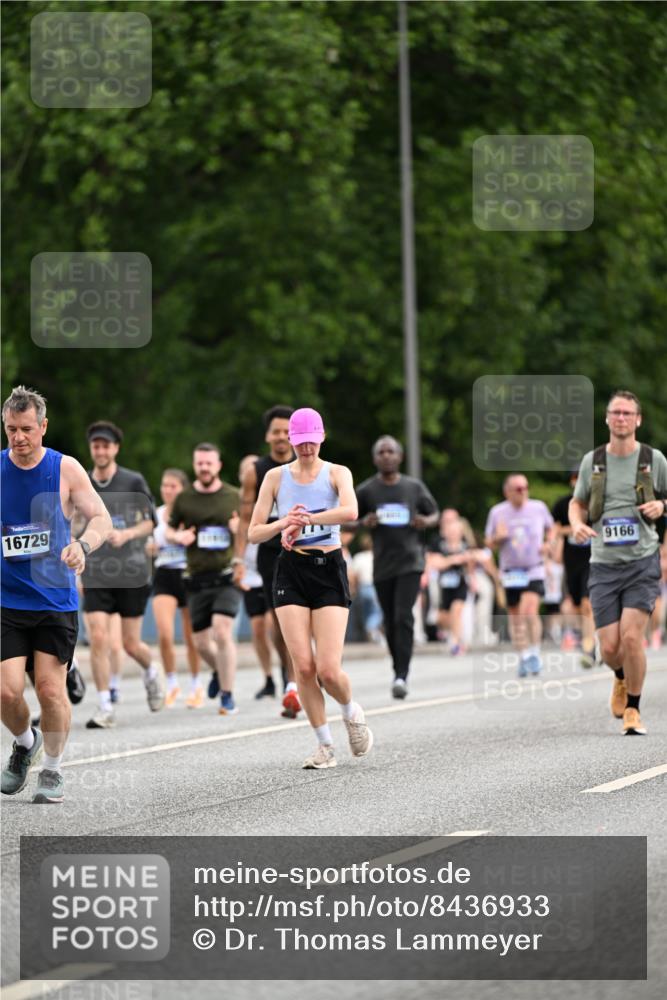 29.06.2025 - hella hamburg halbmarathon Dr. Thomas Lammeyer http://msf.ph/oto/8436933 29.06.2025 10:55:35 Kennedybrücke 1208, 1930, 2202, 2358, 2380, 2859, 3229, 3838, 4771, 5286, 5289, 5530, 7012, 7769, 7938, 8410, 8779, 9166, 9167, 9933, 10552, 10636, 11252 meine-sportfotos.de