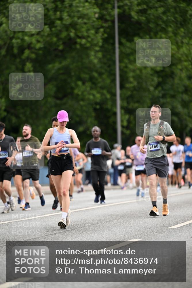 29.06.2025 - hella hamburg halbmarathon Dr. Thomas Lammeyer http://msf.ph/oto/8436974 29.06.2025 10:55:36 Kennedybrücke 1208, 1930, 2202, 2358, 2380, 2859, 3229, 3838, 4652, 4771, 5286, 5289, 5357, 5530, 7012, 7769, 7938, 8410, 8779, 9166, 9167, 9933, 10552, 10636, 11252 meine-sportfotos.de