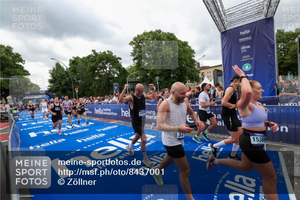 29.06.2025 - hella hamburg halbmarathon Zöllner http://msf.ph/oto/8437001 29.06.2025 10:54:48 Ziel 1125, 1496, 2029, 2561, 3310, 4231, 6587, 7478, 8449, 9227, 10044, 12186, 12489, 13147, 14239, 15389, 15408, 15584, 17231, 17765, 19000 meine-sportfotos.de